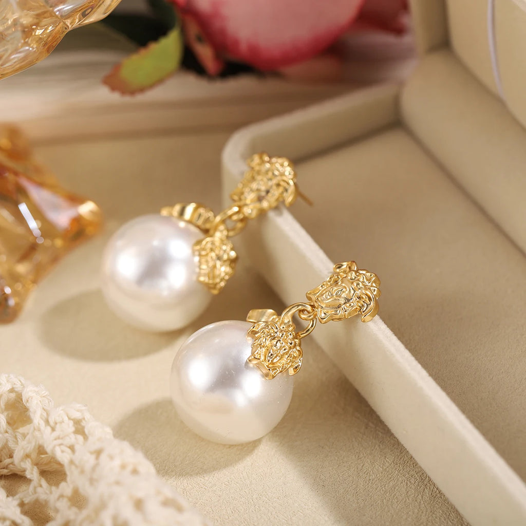 Baroque-style Pearl Pendant Earrings with Portrait Motifs, Women's Vintage Gold-Plated Medusa Pendant Earrings, Courtly Style