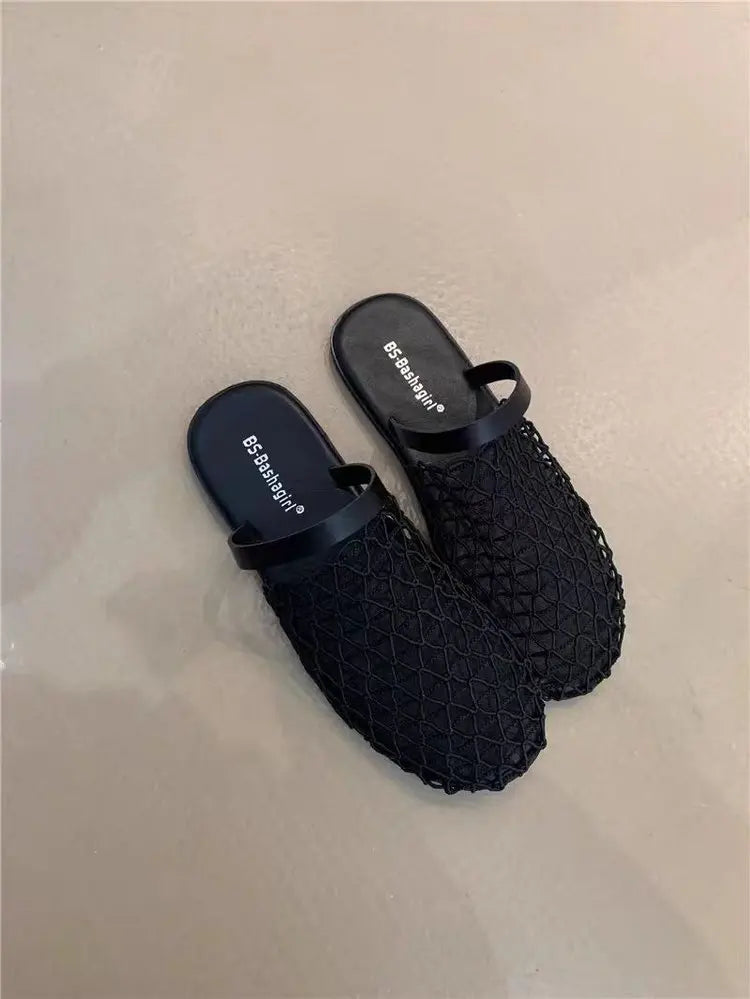 Woven Mesh Flat Slippers for Women Lightweight Breathable Open Toe Casual Sandals Black Trim Mule Shoes Summer Beach Walking