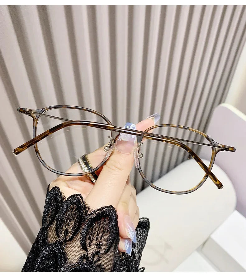 Reading glasseAnti Blue Light Round Frame Presbyopia Glasses Retro Circular Reading Glasses Ultra Light Unisex Far Sight Glasses