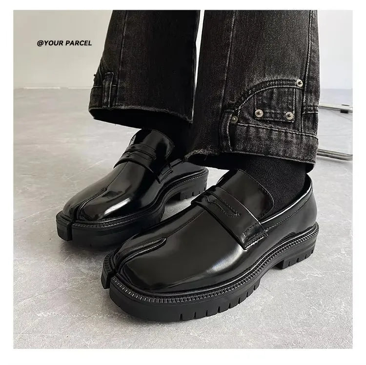 Split toe horseshoe shoes for men's thick sole Loafer shoes Tabi shoes patent leather Korean version trend casual leather shoes